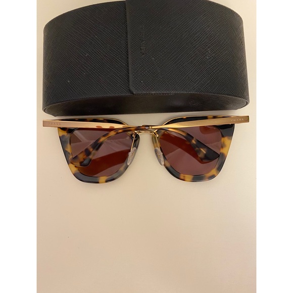 Prada Sunglasses Cat Eye style. Gradient lens. - Picture 3 of 8